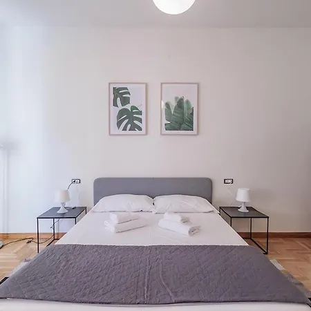 Station 3 Bedrooms & 2 Bathrooms - B ميلان